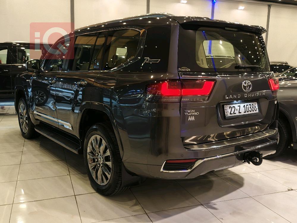 تويوتا لاندكروزر